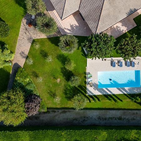 Villa Carini With 3000 Mq Garden & Heated Pool Castelnuovo del Garda Extérieur photo