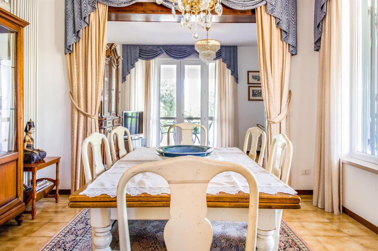 Villa Carini With 3000 Mq Garden & Heated Pool Castelnuovo del Garda Extérieur photo
