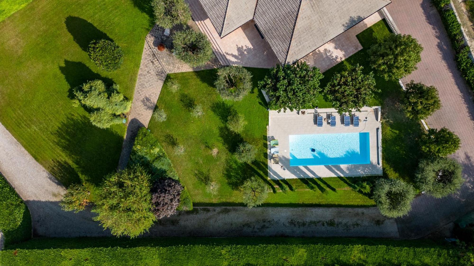 Villa Carini With 3000 Mq Garden & Heated Pool Castelnuovo del Garda Extérieur photo