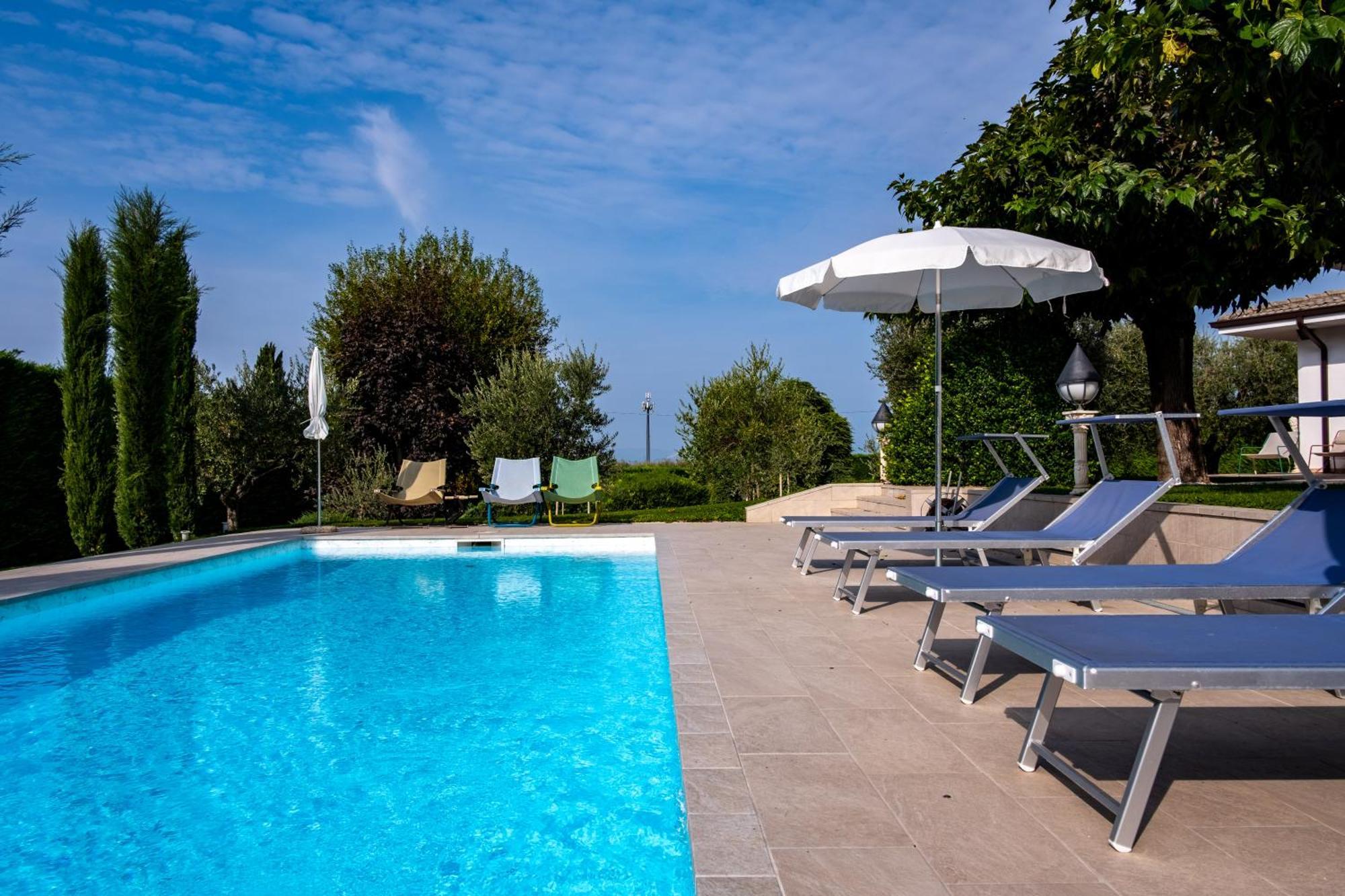 Villa Carini With 3000 Mq Garden & Heated Pool Castelnuovo del Garda Extérieur photo