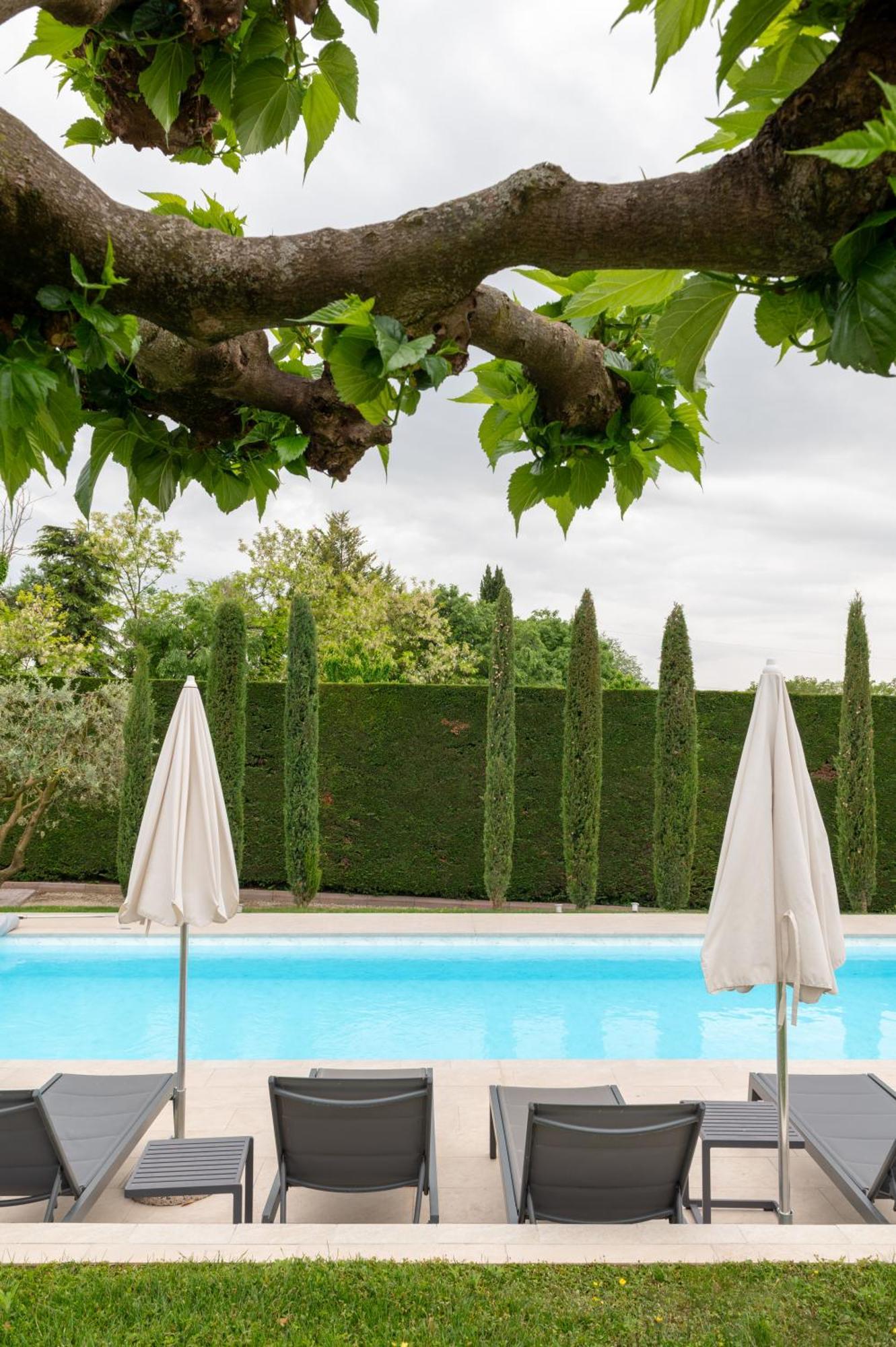 Villa Carini With 3000 Mq Garden & Heated Pool Castelnuovo del Garda Extérieur photo