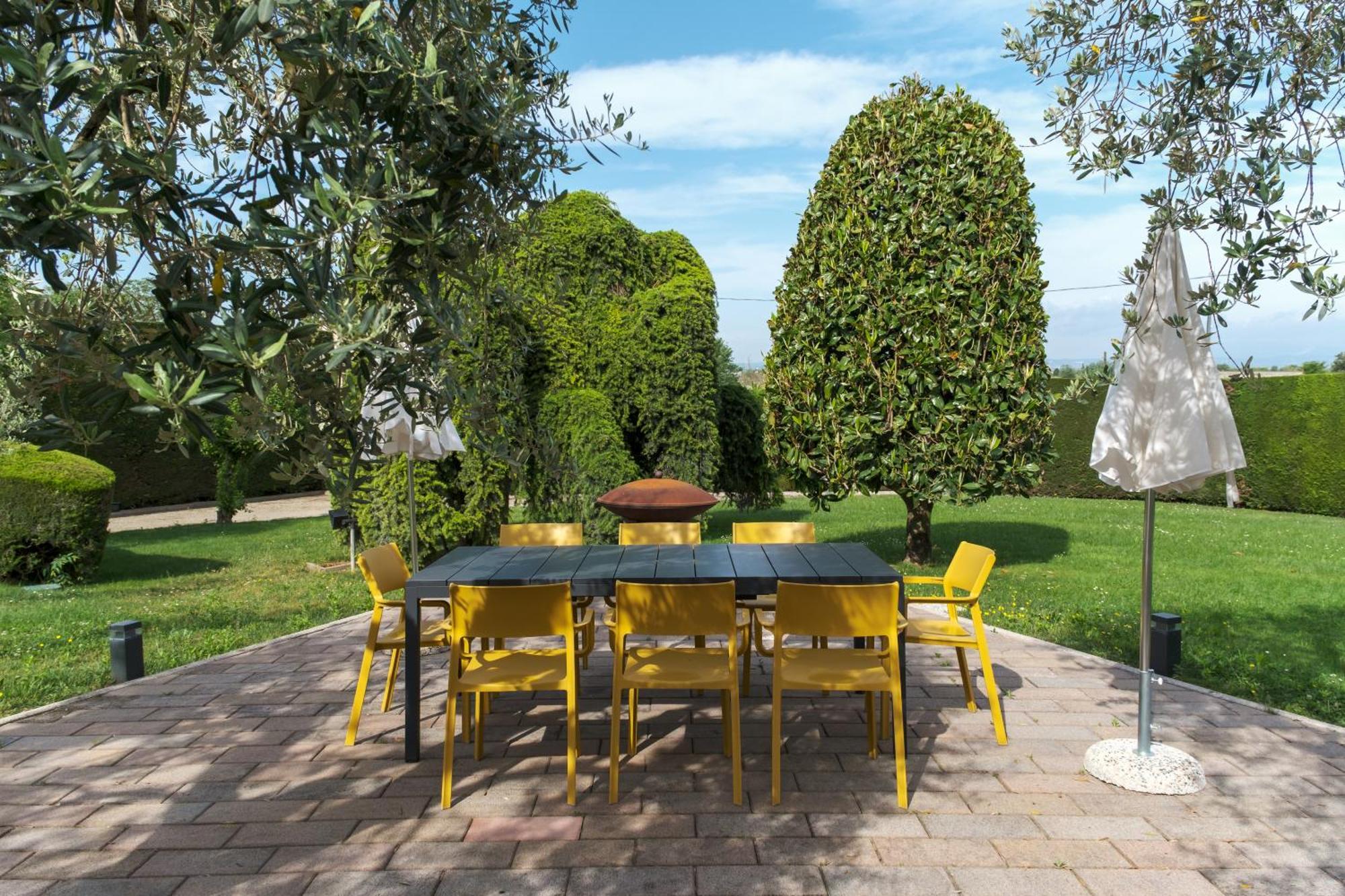 Villa Carini With 3000 Mq Garden & Heated Pool Castelnuovo del Garda Extérieur photo