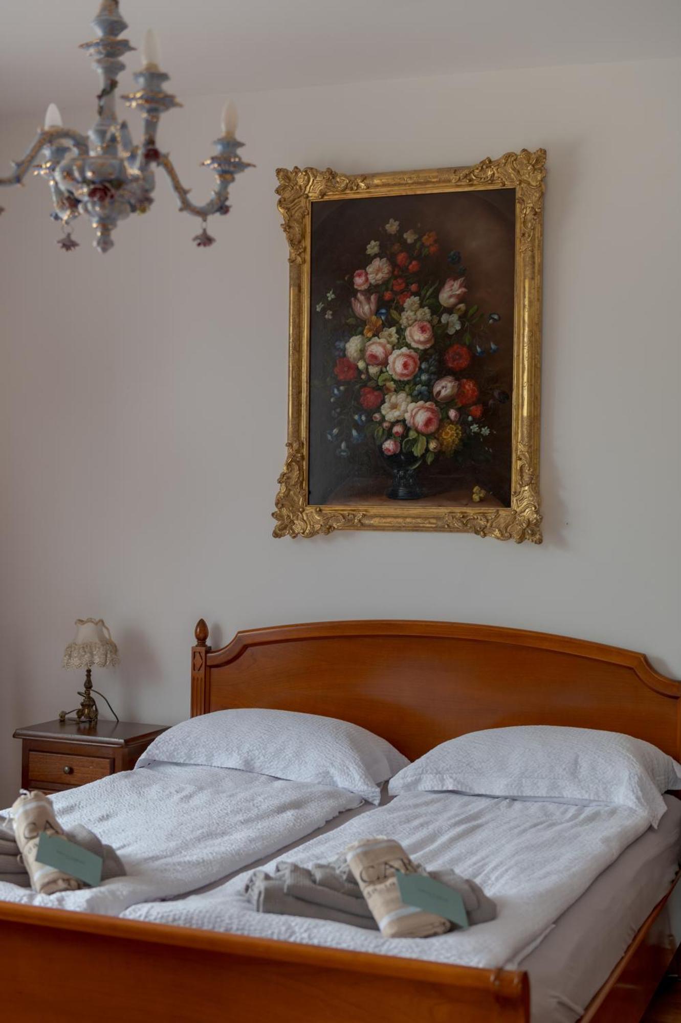 Villa Carini With 3000 Mq Garden & Heated Pool Castelnuovo del Garda Extérieur photo